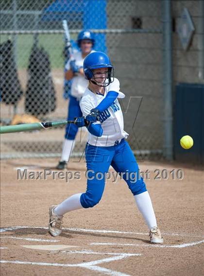 Thumbnail 1 in Santana @ Rancho Bernardo photogallery.