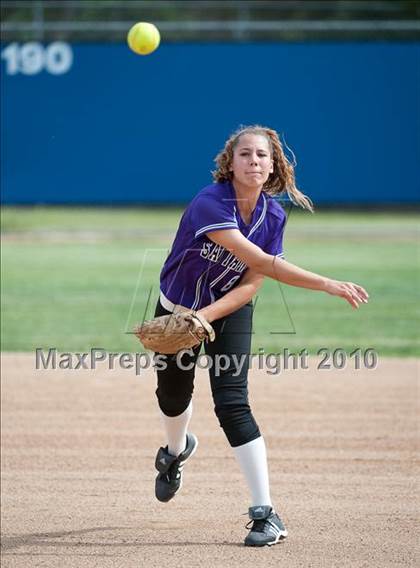 Thumbnail 1 in Santana @ Rancho Bernardo photogallery.