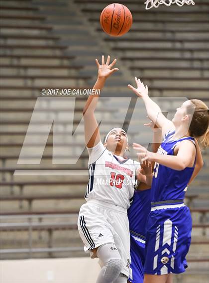 Thumbnail 3 in Cornerstone Christian vs Alamo Heights (SAISD Invitational) photogallery.