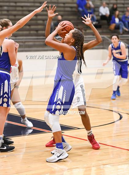Thumbnail 1 in Cornerstone Christian vs Alamo Heights (SAISD Invitational) photogallery.