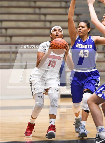 Thumbnail 2 in Cornerstone Christian vs Alamo Heights (SAISD Invitational) photogallery.