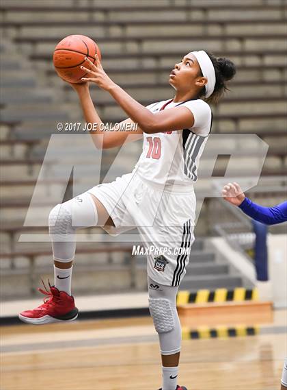 Thumbnail 3 in Cornerstone Christian vs Alamo Heights (SAISD Invitational) photogallery.