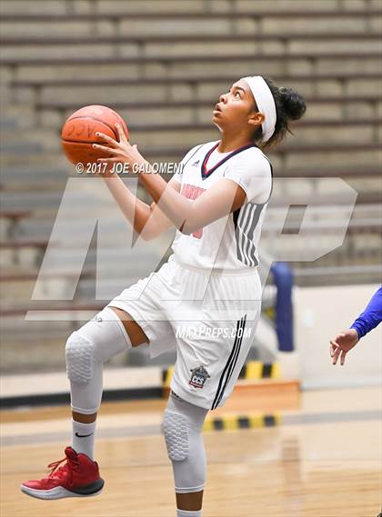 Thumbnail 2 in Cornerstone Christian vs Alamo Heights (SAISD Invitational) photogallery.