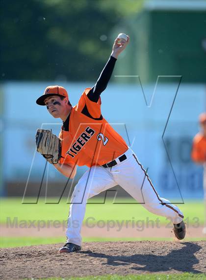 Thumbnail 1 in Lyndonville vs. Pine Valley Central (NYSPHSAA Far West Regional) photogallery.