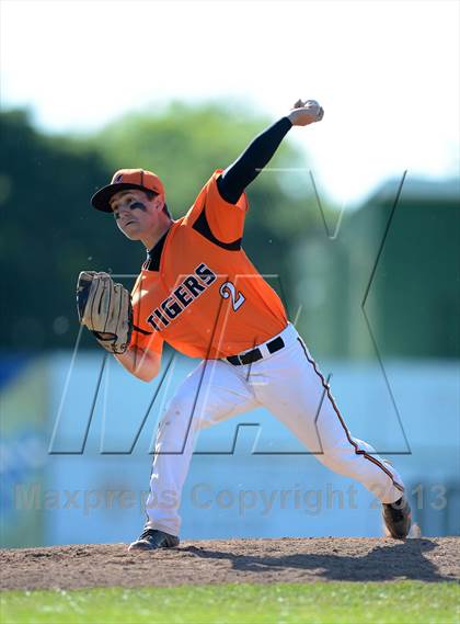 Thumbnail 2 in Lyndonville vs. Pine Valley Central (NYSPHSAA Far West Regional) photogallery.