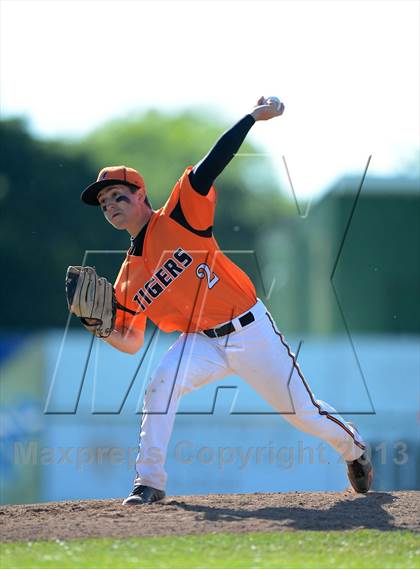 Thumbnail 2 in Lyndonville vs. Pine Valley Central (NYSPHSAA Far West Regional) photogallery.