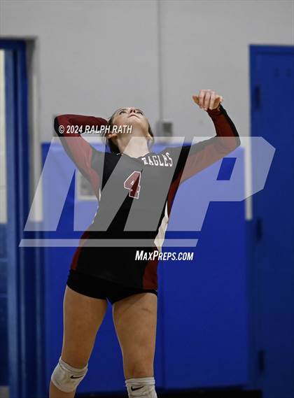 Thumbnail 3 in Orland vs West Valley (Eileen Mason Invitational) photogallery.