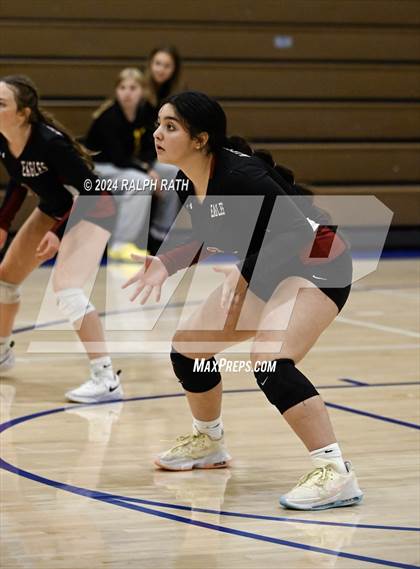 Thumbnail 3 in Orland vs West Valley (Eileen Mason Invitational) photogallery.