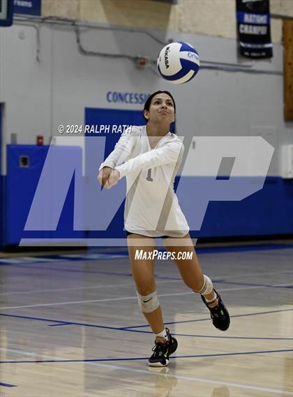 Thumbnail 3 in Orland vs West Valley (Eileen Mason Invitational) photogallery.