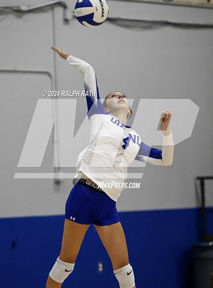 Thumbnail 3 in Orland vs West Valley (Eileen Mason Invitational) photogallery.