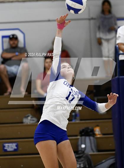 Thumbnail 3 in Orland vs West Valley (Eileen Mason Invitational) photogallery.