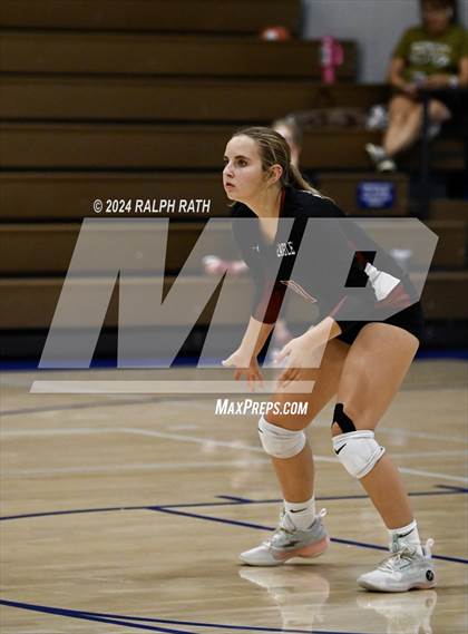 Thumbnail 2 in Orland vs West Valley (Eileen Mason Invitational) photogallery.