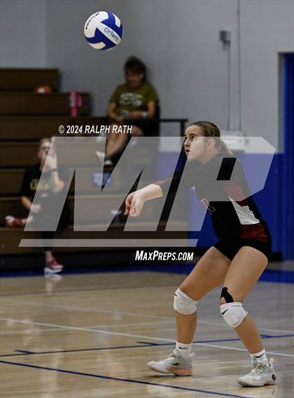 Thumbnail 3 in Orland vs West Valley (Eileen Mason Invitational) photogallery.