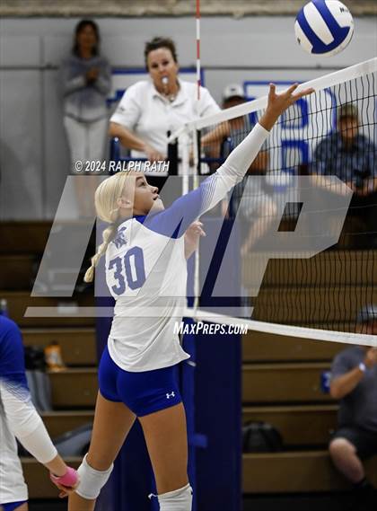 Thumbnail 2 in Orland vs West Valley (Eileen Mason Invitational) photogallery.