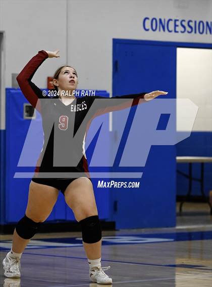 Thumbnail 3 in Orland vs West Valley (Eileen Mason Invitational) photogallery.