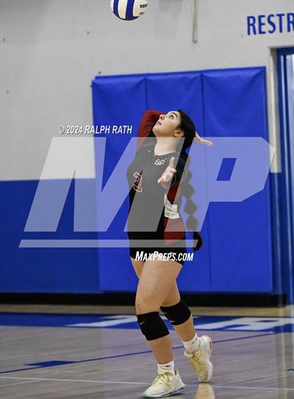 Thumbnail 1 in Orland vs West Valley (Eileen Mason Invitational) photogallery.