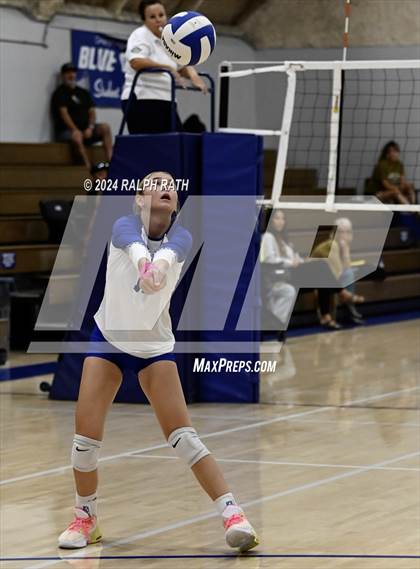 Thumbnail 3 in Orland vs West Valley (Eileen Mason Invitational) photogallery.