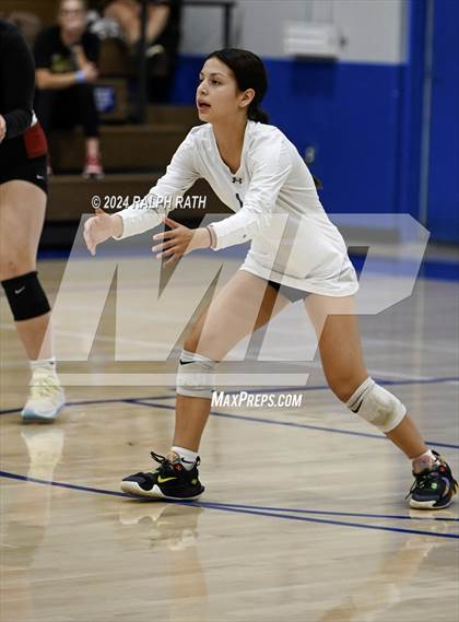 Thumbnail 1 in Orland vs West Valley (Eileen Mason Invitational) photogallery.