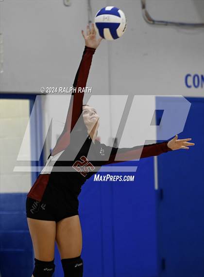 Thumbnail 2 in Orland vs West Valley (Eileen Mason Invitational) photogallery.