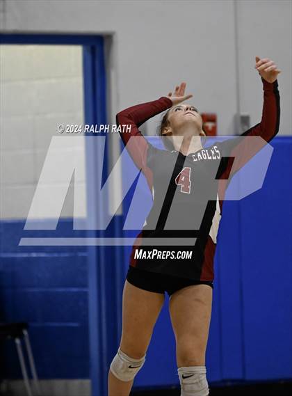 Thumbnail 2 in Orland vs West Valley (Eileen Mason Invitational) photogallery.