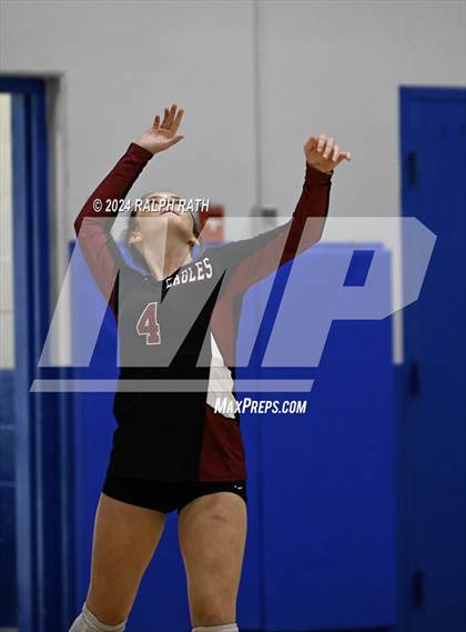 Thumbnail 2 in Orland vs West Valley (Eileen Mason Invitational) photogallery.