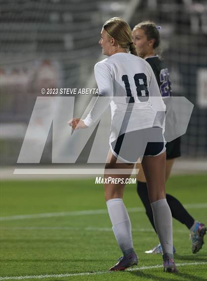 Thumbnail 3 in Dakota Ridge vs. Lutheran (CHSAA 4A State Final) photogallery.