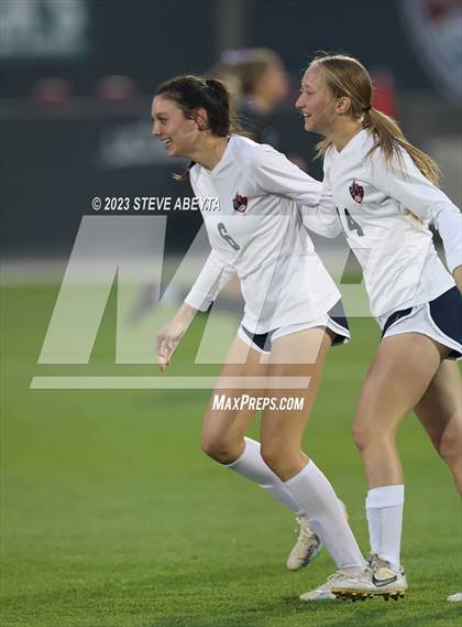 Thumbnail 3 in Dakota Ridge vs. Lutheran (CHSAA 4A State Final) photogallery.