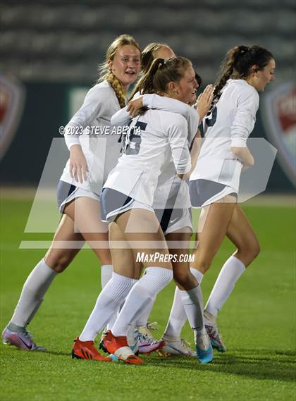 Thumbnail 2 in Dakota Ridge vs. Lutheran (CHSAA 4A State Final) photogallery.