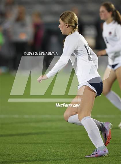 Thumbnail 3 in Dakota Ridge vs. Lutheran (CHSAA 4A State Final) photogallery.