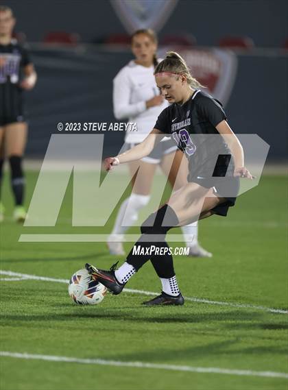 Thumbnail 2 in Dakota Ridge vs. Lutheran (CHSAA 4A State Final) photogallery.