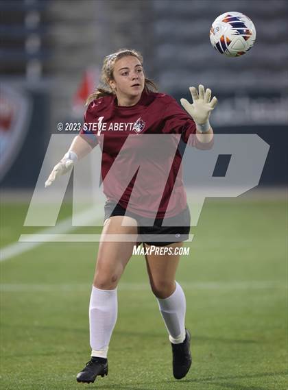 Thumbnail 3 in Dakota Ridge vs. Lutheran (CHSAA 4A State Final) photogallery.