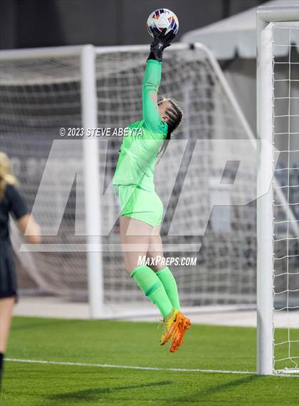 Thumbnail 2 in Dakota Ridge vs. Lutheran (CHSAA 4A State Final) photogallery.