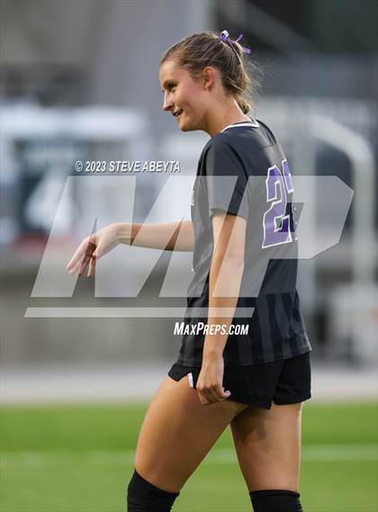 Thumbnail 3 in Dakota Ridge vs. Lutheran (CHSAA 4A State Final) photogallery.