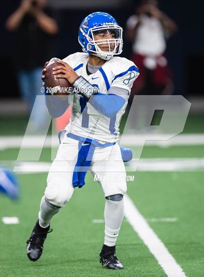 Thumbnail 2 in John Tyler vs. Highland Park(UIL 5A DI Reg II Quarterfinal) photogallery.