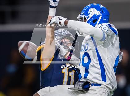 Thumbnail 2 in John Tyler vs. Highland Park(UIL 5A DI Reg II Quarterfinal) photogallery.