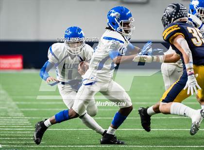 Thumbnail 2 in John Tyler vs. Highland Park(UIL 5A DI Reg II Quarterfinal) photogallery.