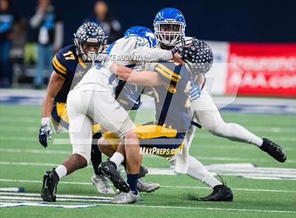 Thumbnail 3 in John Tyler vs. Highland Park(UIL 5A DI Reg II Quarterfinal) photogallery.