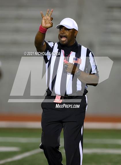 Thumbnail 3 in Hawthorne vs. Inglewood photogallery.