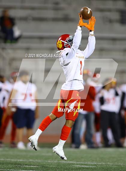 Thumbnail 1 in Hawthorne vs. Inglewood photogallery.