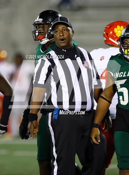 Thumbnail 2 in Hawthorne vs. Inglewood photogallery.