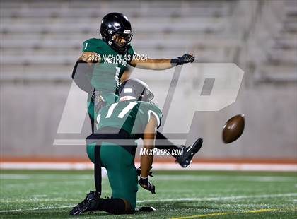 Thumbnail 1 in Hawthorne vs. Inglewood photogallery.