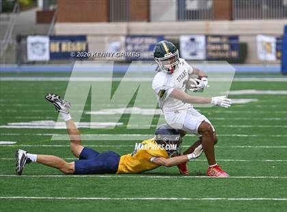Thumbnail 2 in JV: Marist vs Blessed Trinity photogallery.
