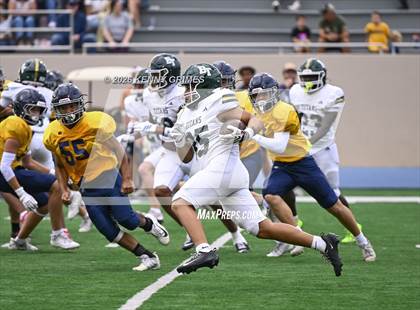 Thumbnail 1 in JV: Marist vs Blessed Trinity photogallery.