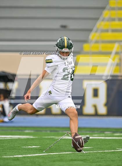 Thumbnail 1 in JV: Marist vs Blessed Trinity photogallery.