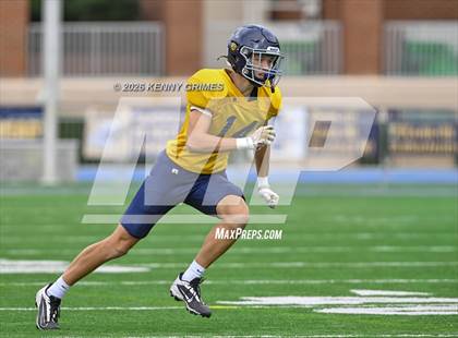 Thumbnail 2 in JV: Marist vs Blessed Trinity photogallery.