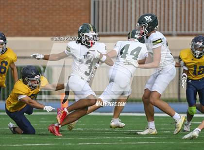 Thumbnail 2 in JV: Marist vs Blessed Trinity photogallery.
