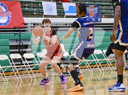 Thumbnail 3 in Illinois vs Wisconsin (Midwest All-Star Challenge) photogallery.