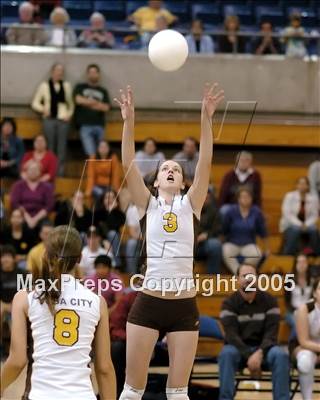 Thumbnail 2 in Yuba City vs. Nevada Union (D1 Section Final) photogallery.