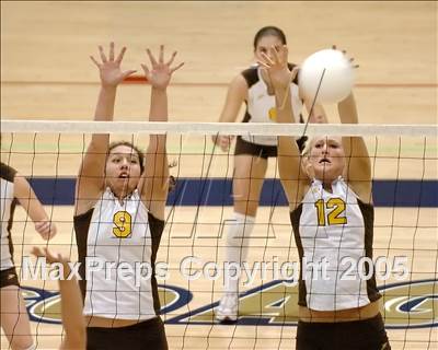Thumbnail 3 in Yuba City vs. Nevada Union (D1 Section Final) photogallery.