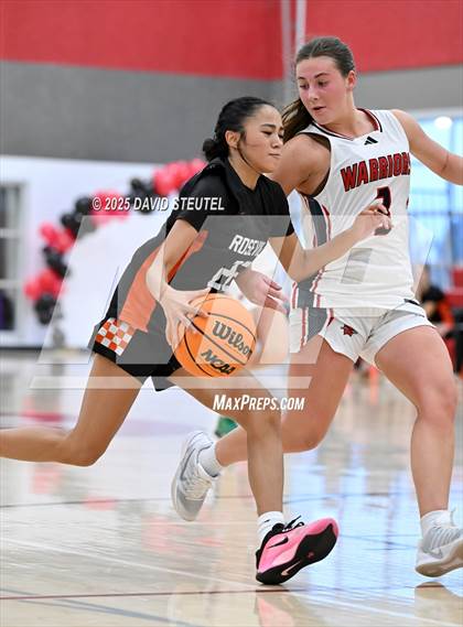 Thumbnail 2 in Roseville vs. Winters (Cardinal Classic) photogallery.